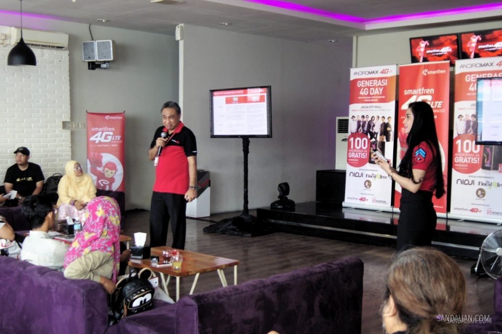 Presentasi pada acara Media Update Generasi4G Day