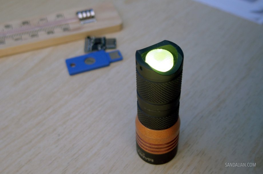 glowing-flashlight-tailcap
